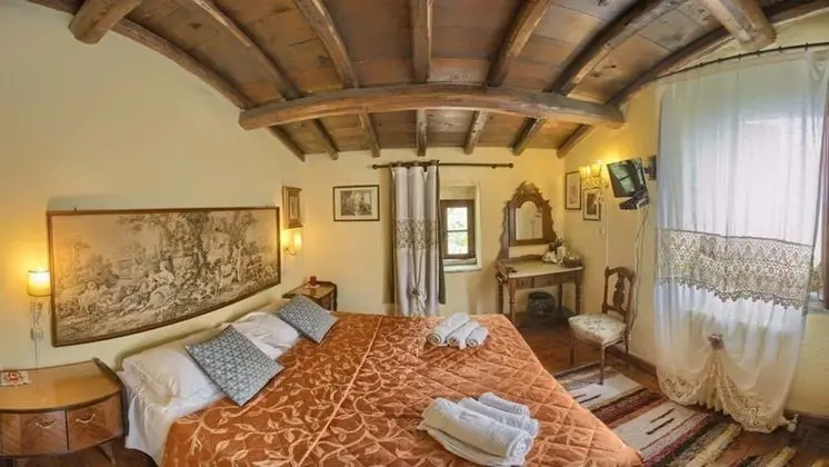 Tek Büyük veya İki Ayrı Yataklı Oda, Ortak Banyo