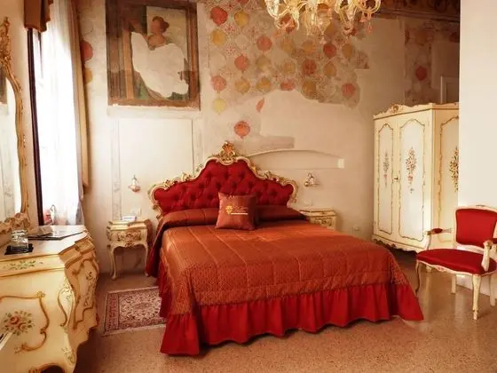 Luxury Tek Büyük Yataklı Oda