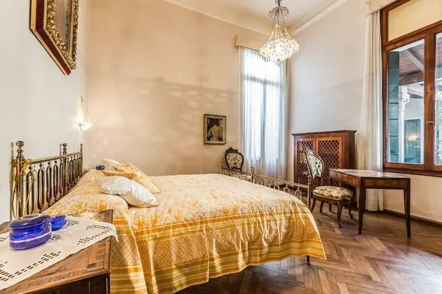 Apart Daire, 5 Yatak Odası