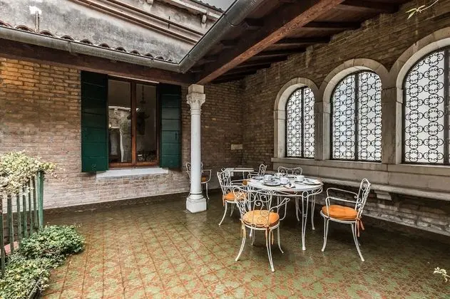 Apart Daire, 5 Yatak Odası