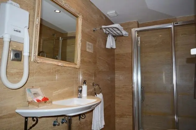 Comfort Tek Büyük Yataklı Oda