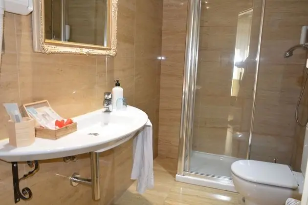 Comfort Tek Büyük Yataklı Oda