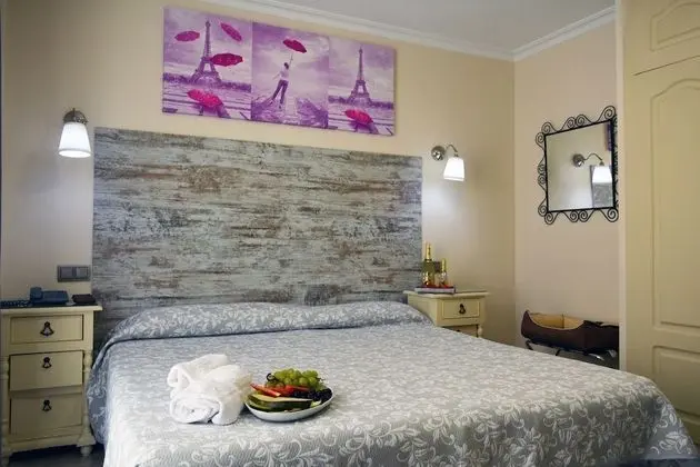 Tek Büyük Yataklı Oda