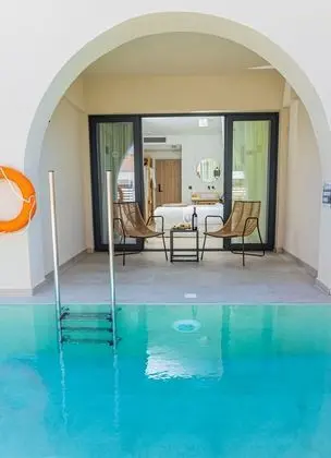 Junior Süit, Bahçe Manzaralı (Sharing Pool)