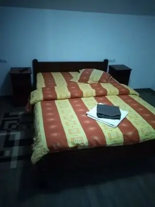 Basic Tek Büyük Yataklı Oda, Avlu Manzaralı