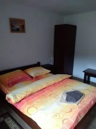 Basic Tek Büyük Yataklı Oda, Avlu Manzaralı