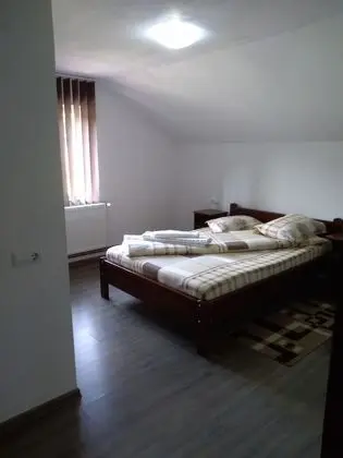 Basic Tek Büyük Yataklı Oda, Avlu Manzaralı