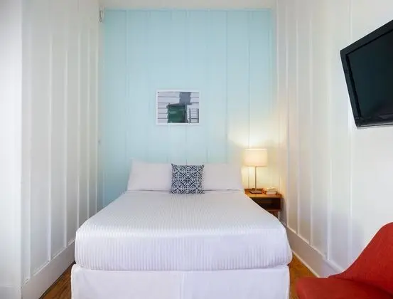 Cabana Queen w/Twin Bed