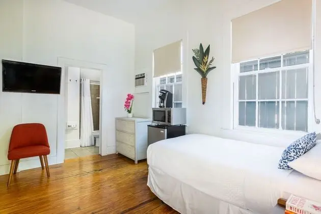 Cabana Queen w/Twin Bed