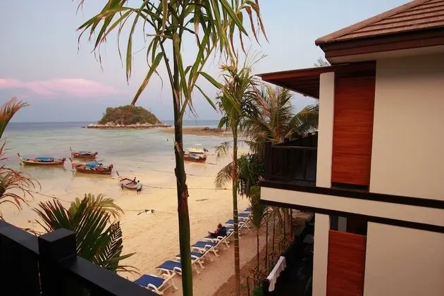 Deluxe Seaview Room