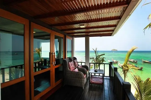 Deluxe Seaview Room