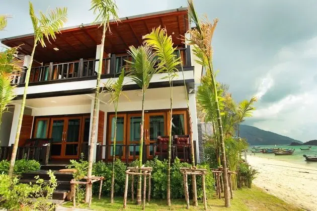 Deluxe Seaview Room