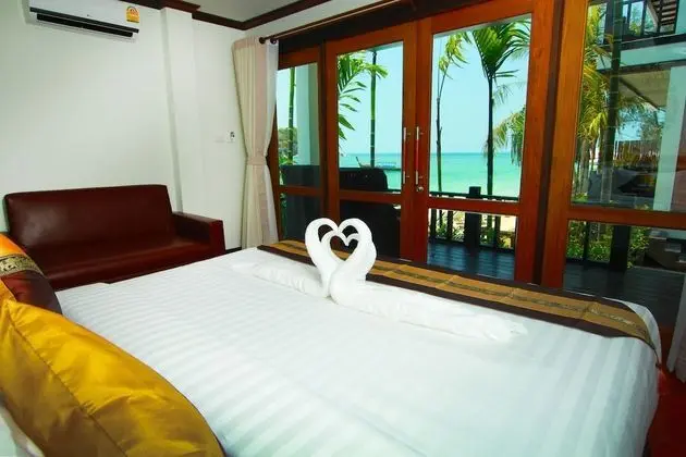 Deluxe Seaview Room