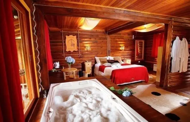 Romantic Kulübe