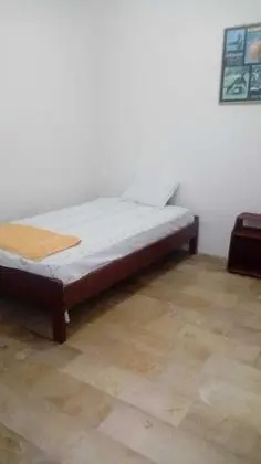 Basic Kulübe, Birden Çok Yatak, Sigara İçilmez