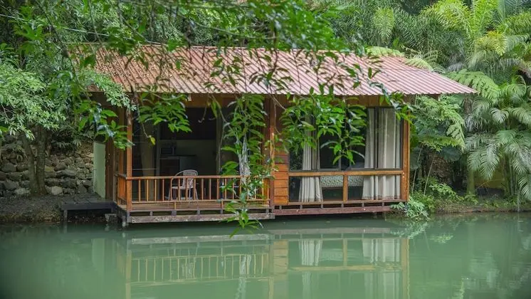 Superior Bungalov, Birden Çok Yatak, Sigara İçilmez, Göl Manzaralı