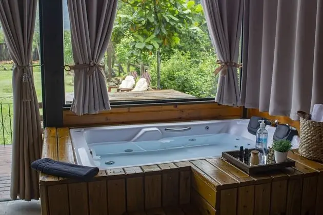 Romantic Dağ Evi, 1 Çift Kişilik Yatak, Jakuzi, Dağ Manzaralı