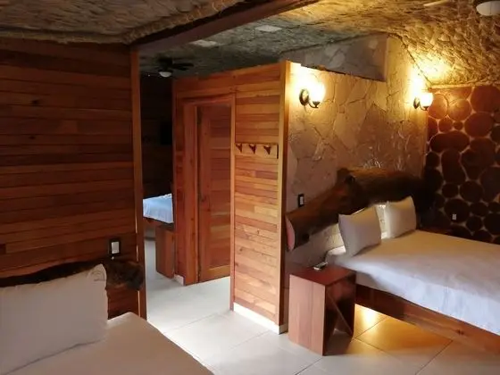Deluxe Üç Kişilik Oda