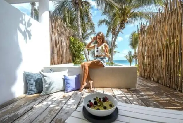 Beachfront room (2 queens)