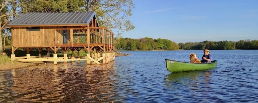 Panoramic Ev, Göl Manzaralı (Cabane)