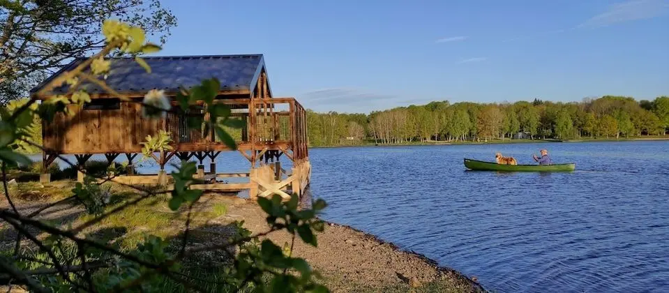 Panoramic Ev, Göl Manzaralı (Cabane)