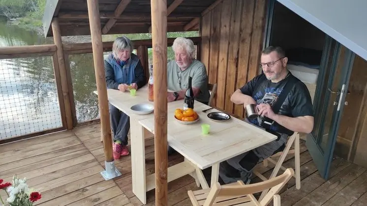 Panoramic Ev, Göl Manzaralı (Cabane)