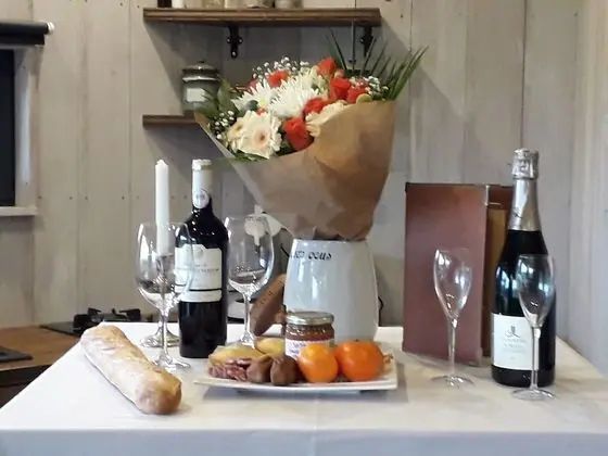 Romantic Kulübe, Sıcak Su Havuzu (Cabane du Potager)