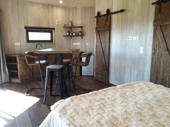 Romantic Kulübe, Sıcak Su Havuzu (Cabane du Potager)