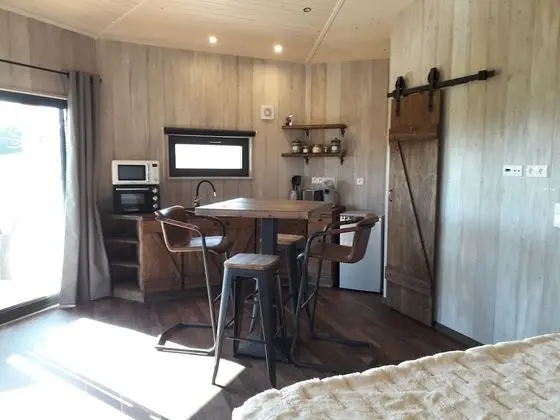 Romantic Kulübe, Sıcak Su Havuzu (Cabane du Potager)