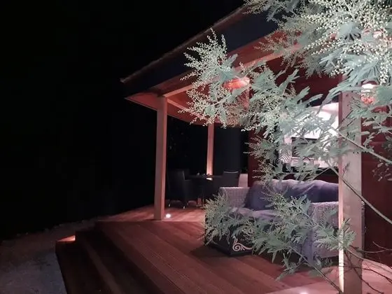 Romantic Kulübe, Sıcak Su Havuzu (Cabane du Potager)