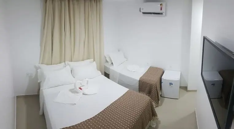 Üç Kişilik Oda