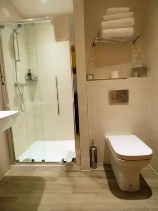 Tek Büyük veya İki Ayrı Yataklı Oda (Zip & Link Bed Room)