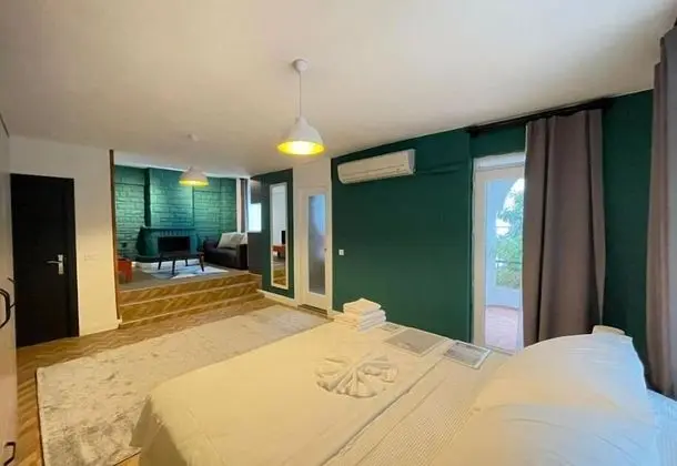 Deluxe Tek Büyük Yataklı Oda