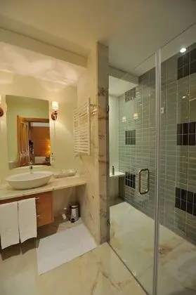 Classic Tek Büyük veya İki Ayrı Yataklı Oda, Balkon