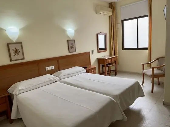 Standard Tek Büyük veya İki Ayrı Yataklı Oda