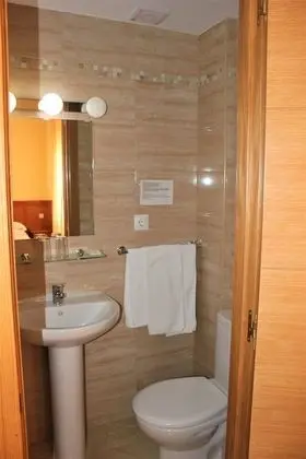 Tek Büyük veya İki Ayrı Yataklı Oda, Deniz Manzaralı