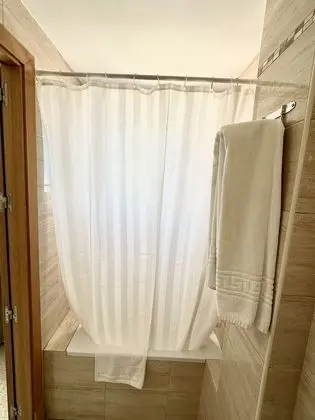 Tek Büyük veya İki Ayrı Yataklı Oda, Deniz Manzaralı