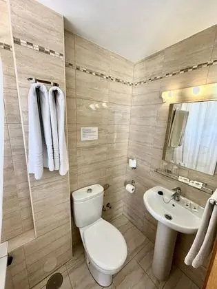 Tek Büyük veya İki Ayrı Yataklı Oda, Deniz Manzaralı