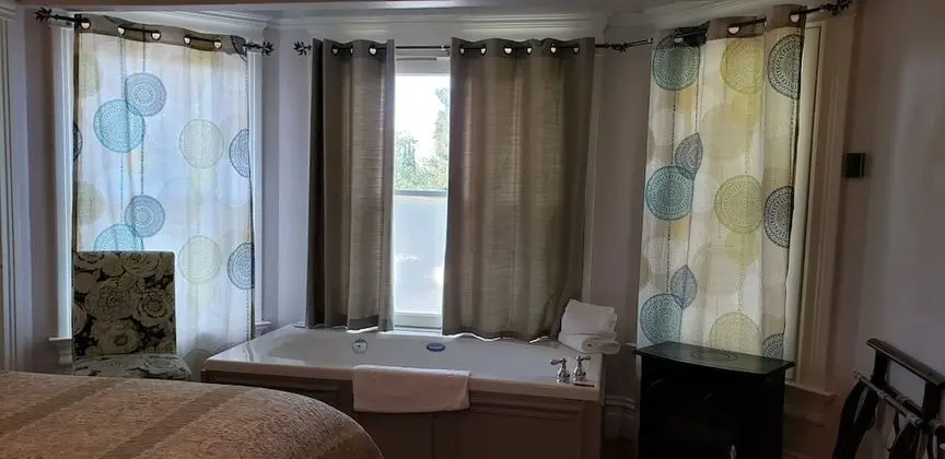 Allegria Room (Non-Pet Friendly)