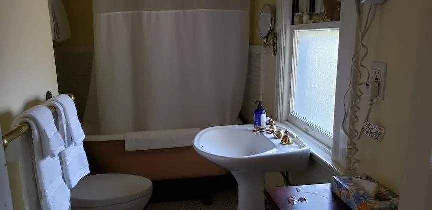 Allegria Room (Non-Pet Friendly)