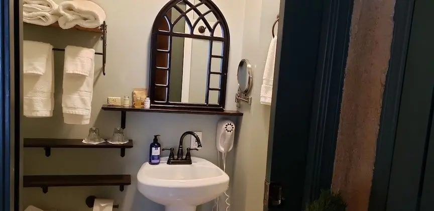 Bella Tuscany (Non-Pet Friendly)