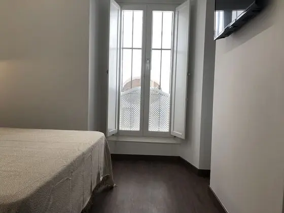 Tek Büyük Yataklı Oda, 1 Büyük (Queen) Boy Yatak