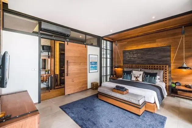 Beachfront Pool Cabin