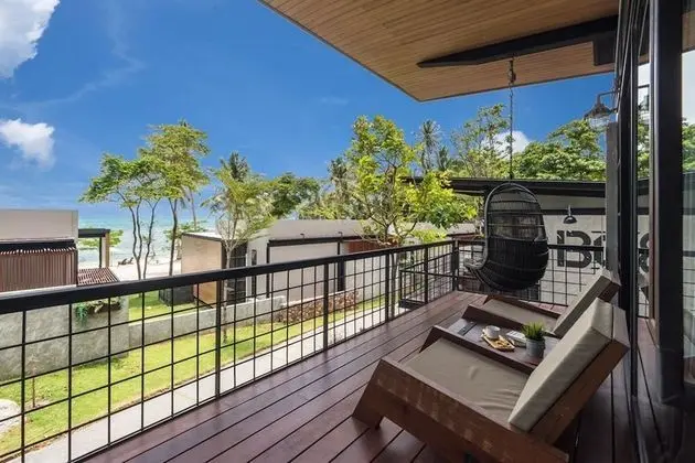 Seaside Deluxe Loft