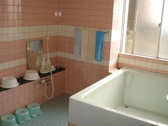 Tek Kişilik Oda, Ortak Banyo