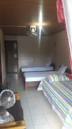 Habitación Triple con Baño y Abanico ( Laura )
