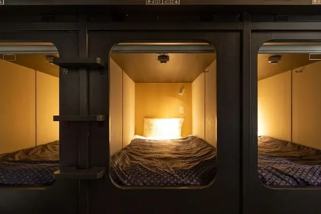 Basic Ortak Ranzalı Oda, Sadece erkekler için, Sigara İçilmez