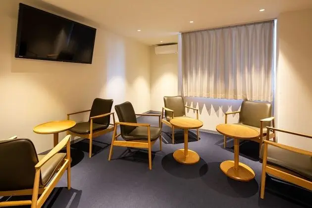 Basic Ortak Ranzalı Oda, Sadece erkekler için, Sigara İçilmez