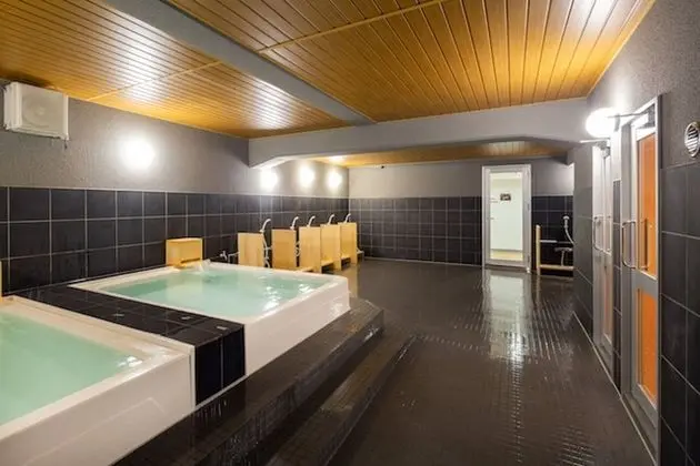 Basic Ortak Ranzalı Oda, Sadece erkekler için, Sigara İçilmez