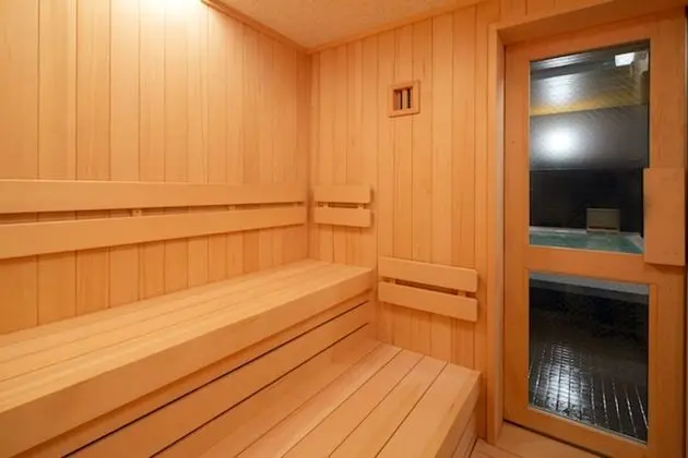 Business Kulübe, Sadece erkekler için, Sigara İçilmez